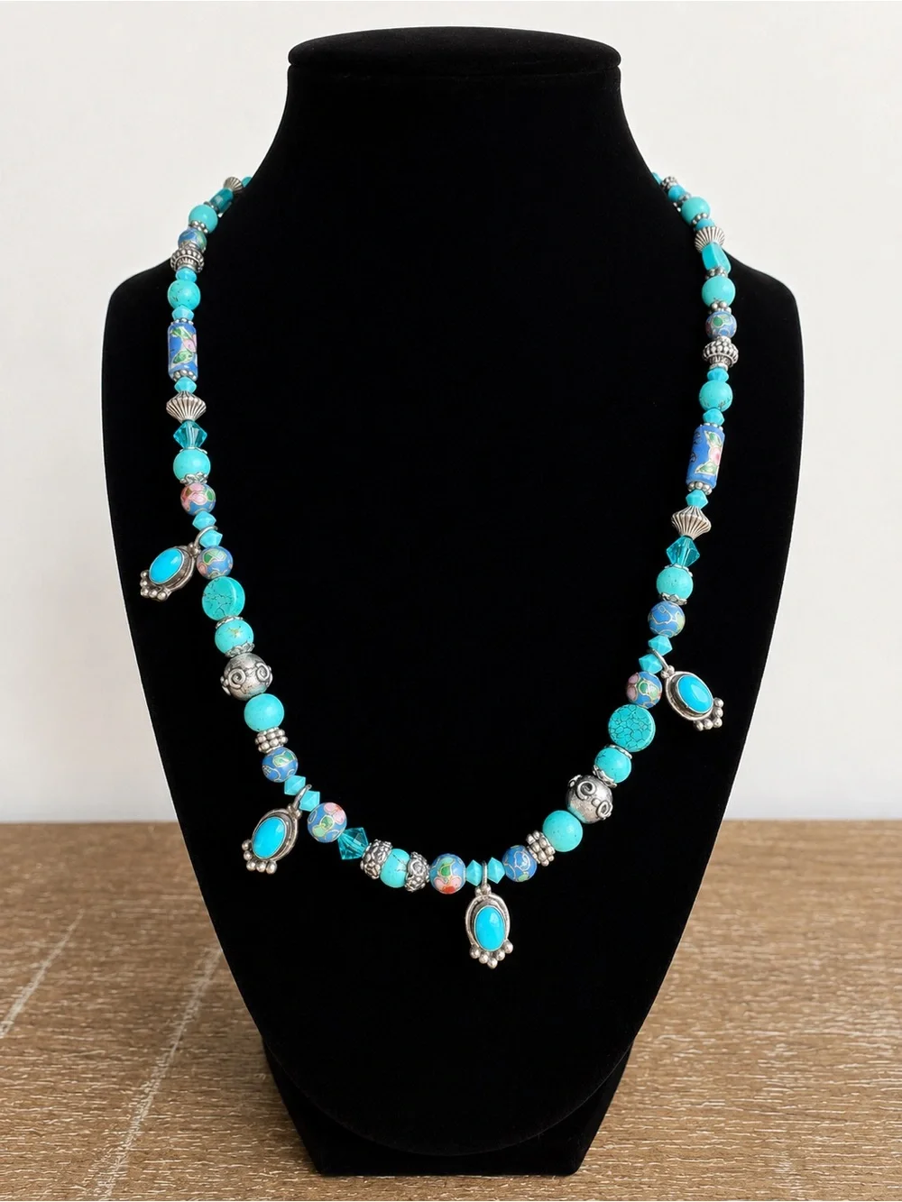 Turquoise Beads and Painted Beads Pendant Necklace